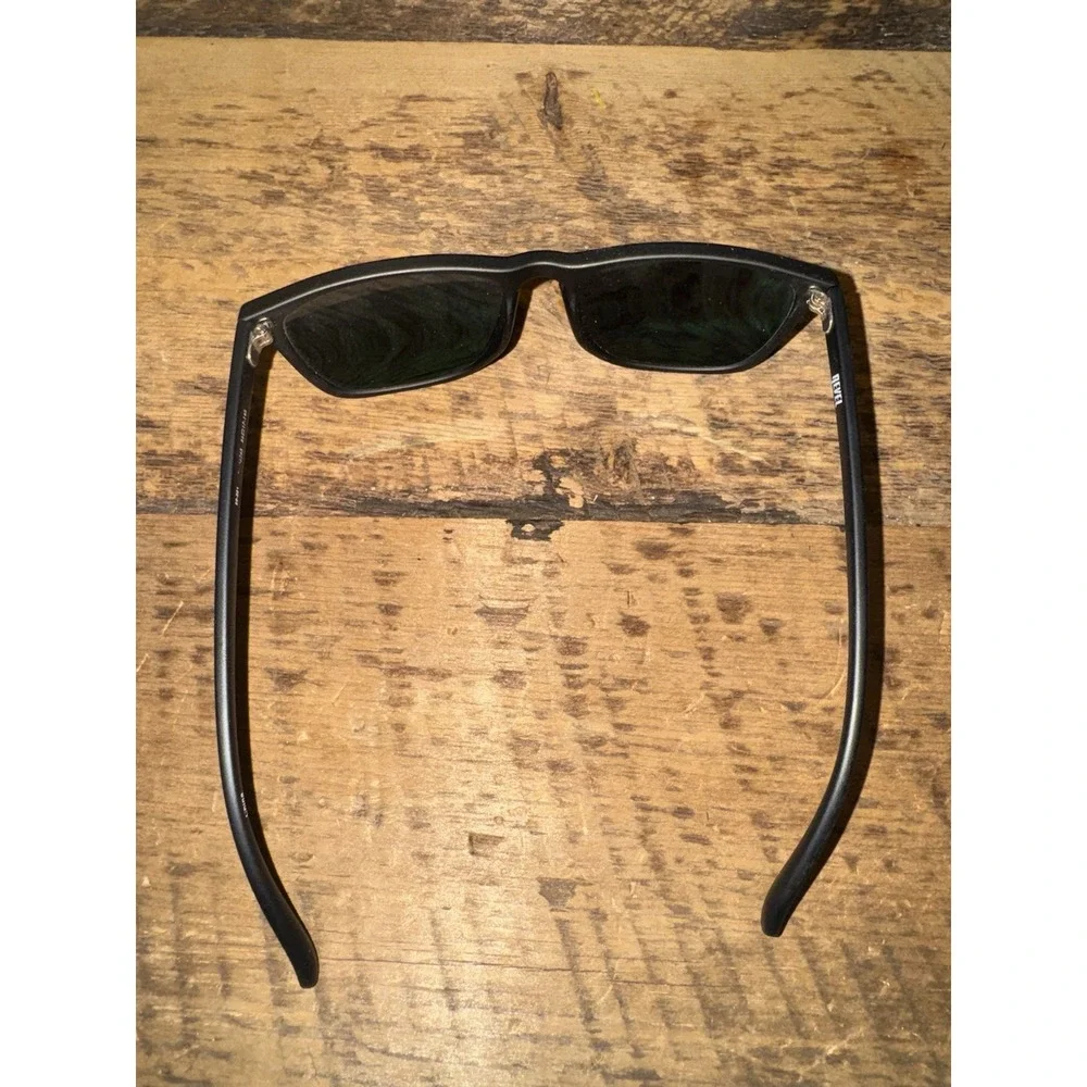 Revel port black